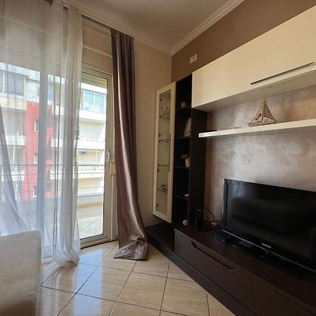 Elegant Apartment In Lungomare - N 23 Vlore Bagian luar foto