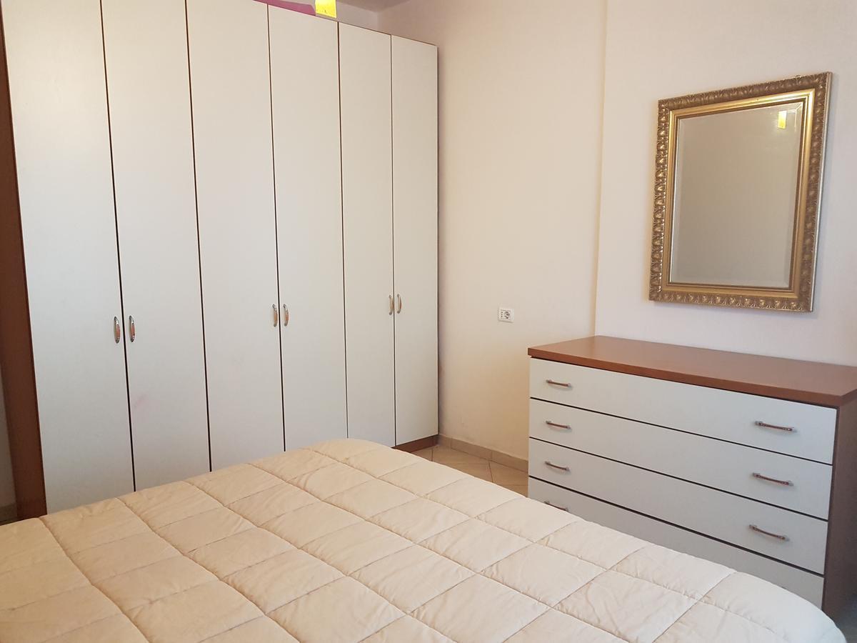 Elegant Apartment In Lungomare - N 23 Vlore Bagian luar foto